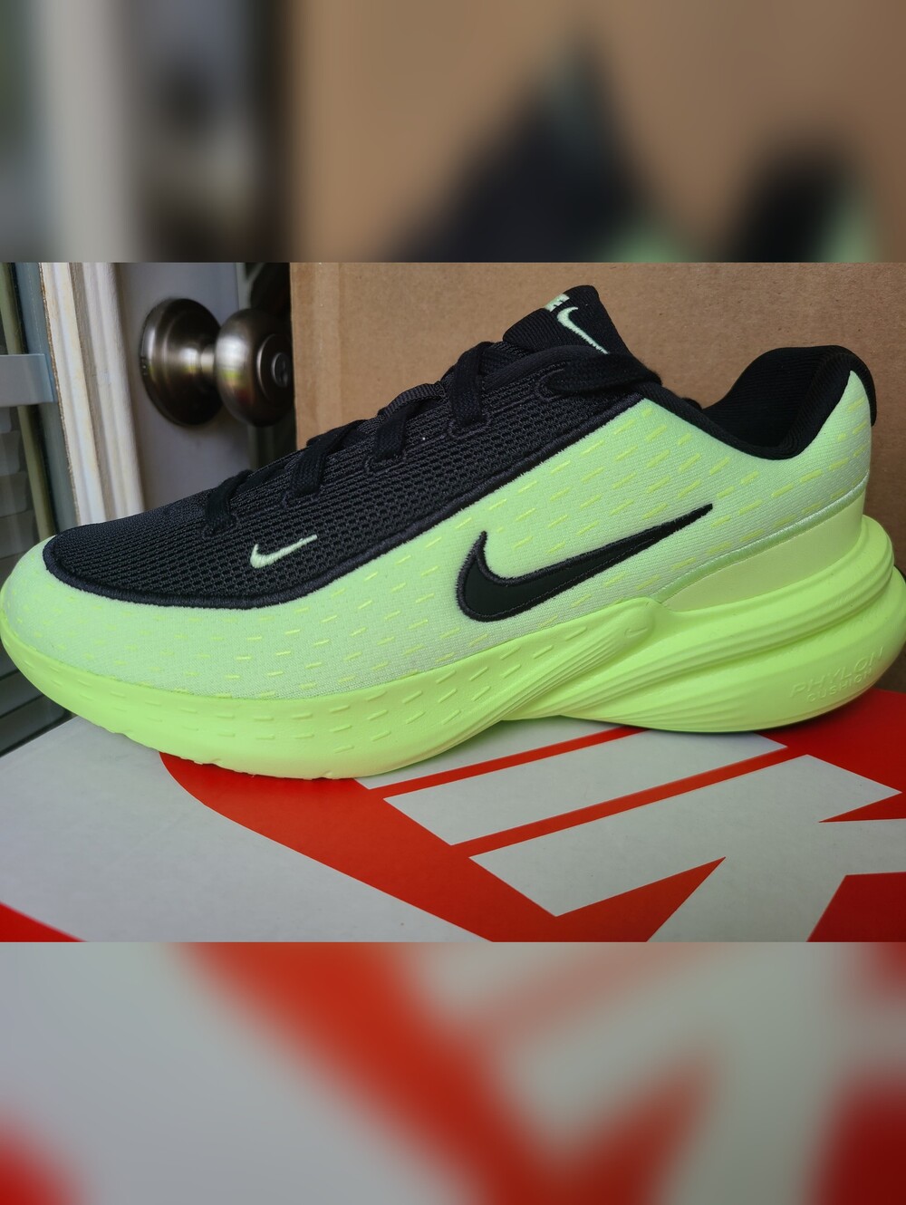 Nike Uplift SC Black/Barely Volt/Black Youth size 7 womens size 8.5